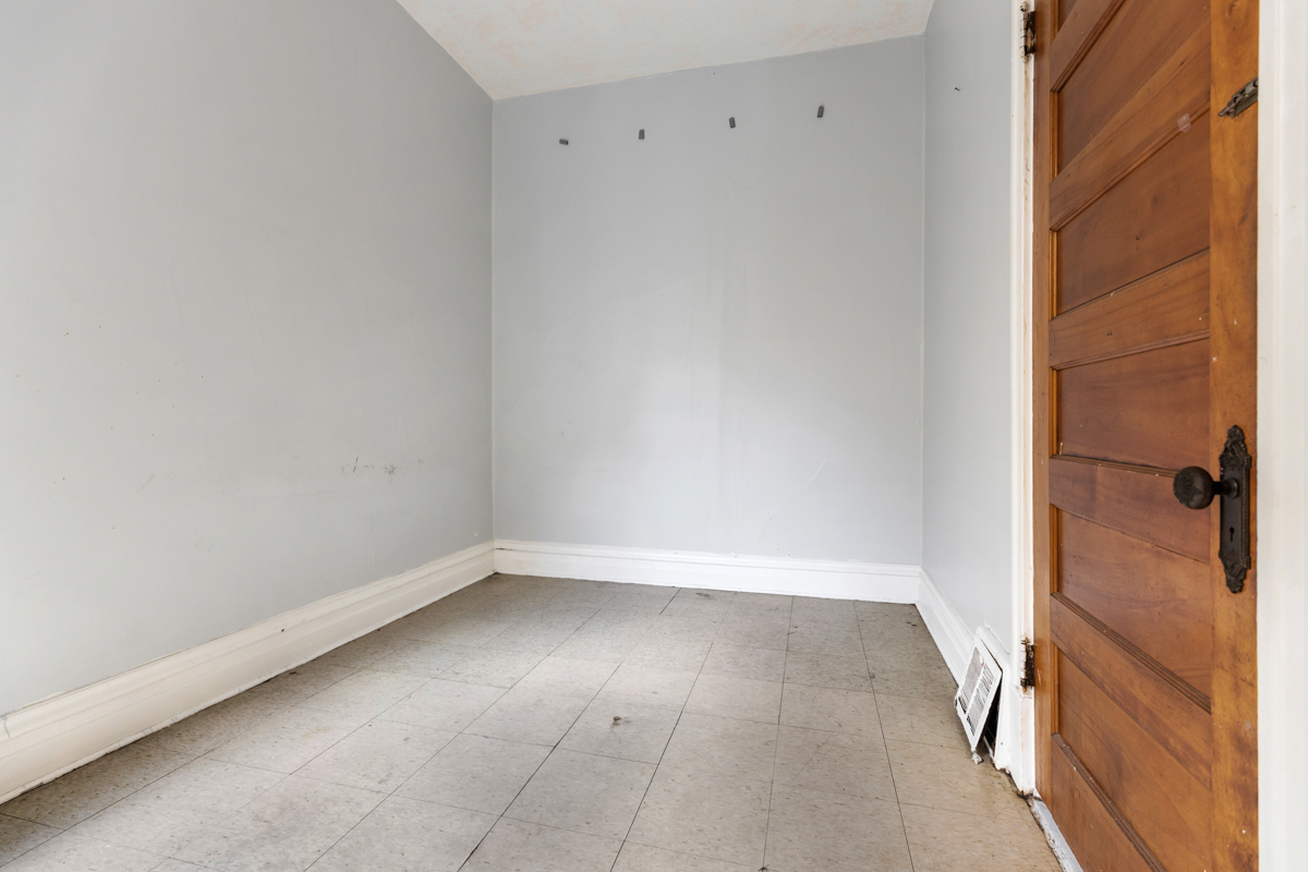 1907 W Irving Park Road Property Photo 22