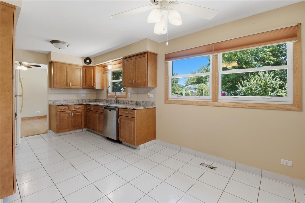 160 Fairfield Way Property Photo 7