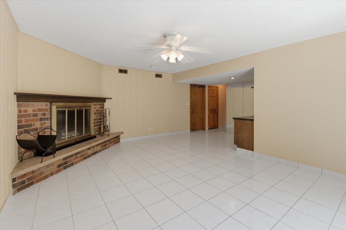 160 Fairfield Way Property Photo 8