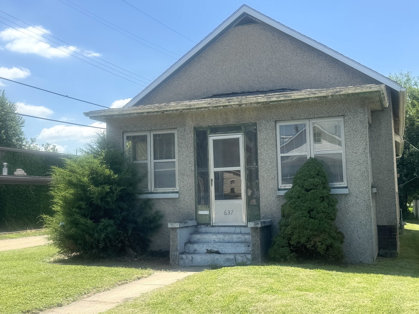637 Crosat Street Property Photo 2