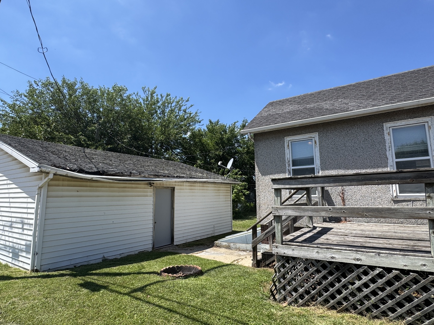 637 Crosat Street Property Photo 3