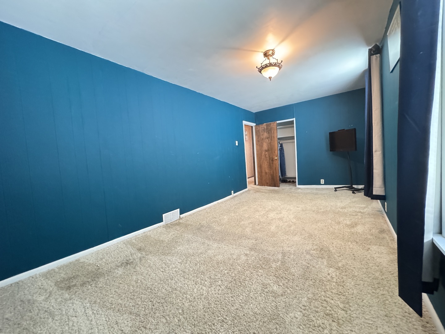 637 Crosat Street Property Photo 11