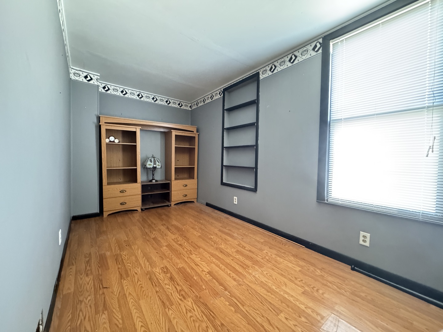 637 Crosat Street Property Photo 13