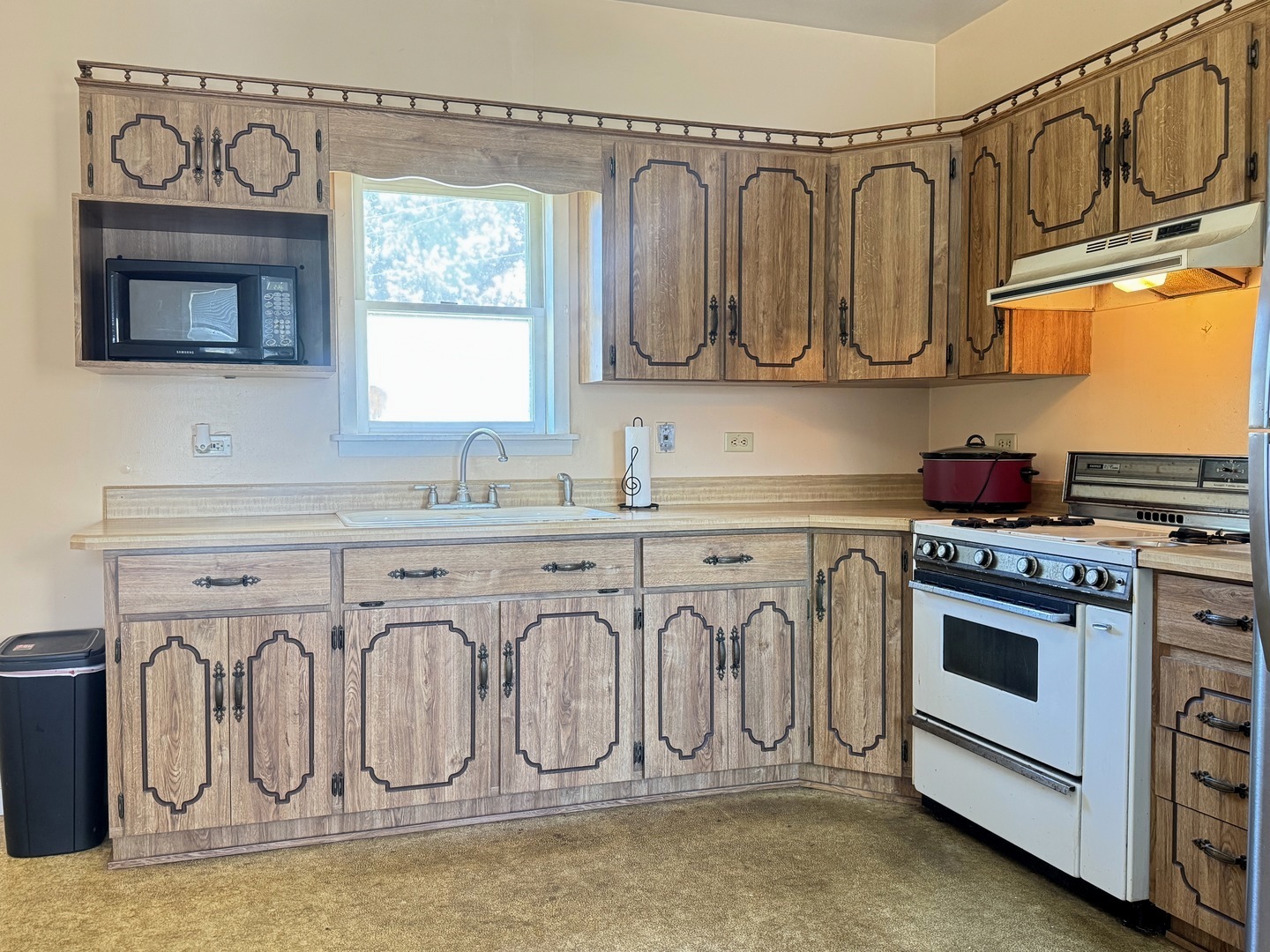 637 Crosat Street Property Photo 15