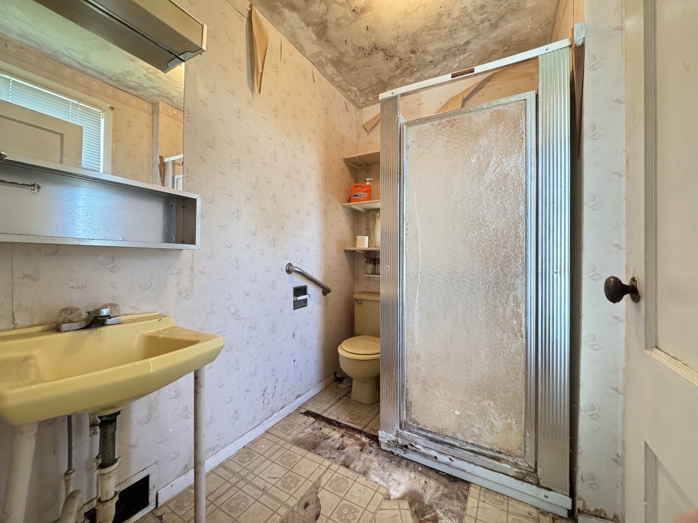 637 Crosat Street Property Photo 17