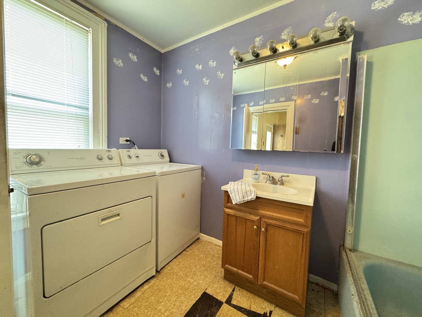 637 Crosat Street Property Photo 19