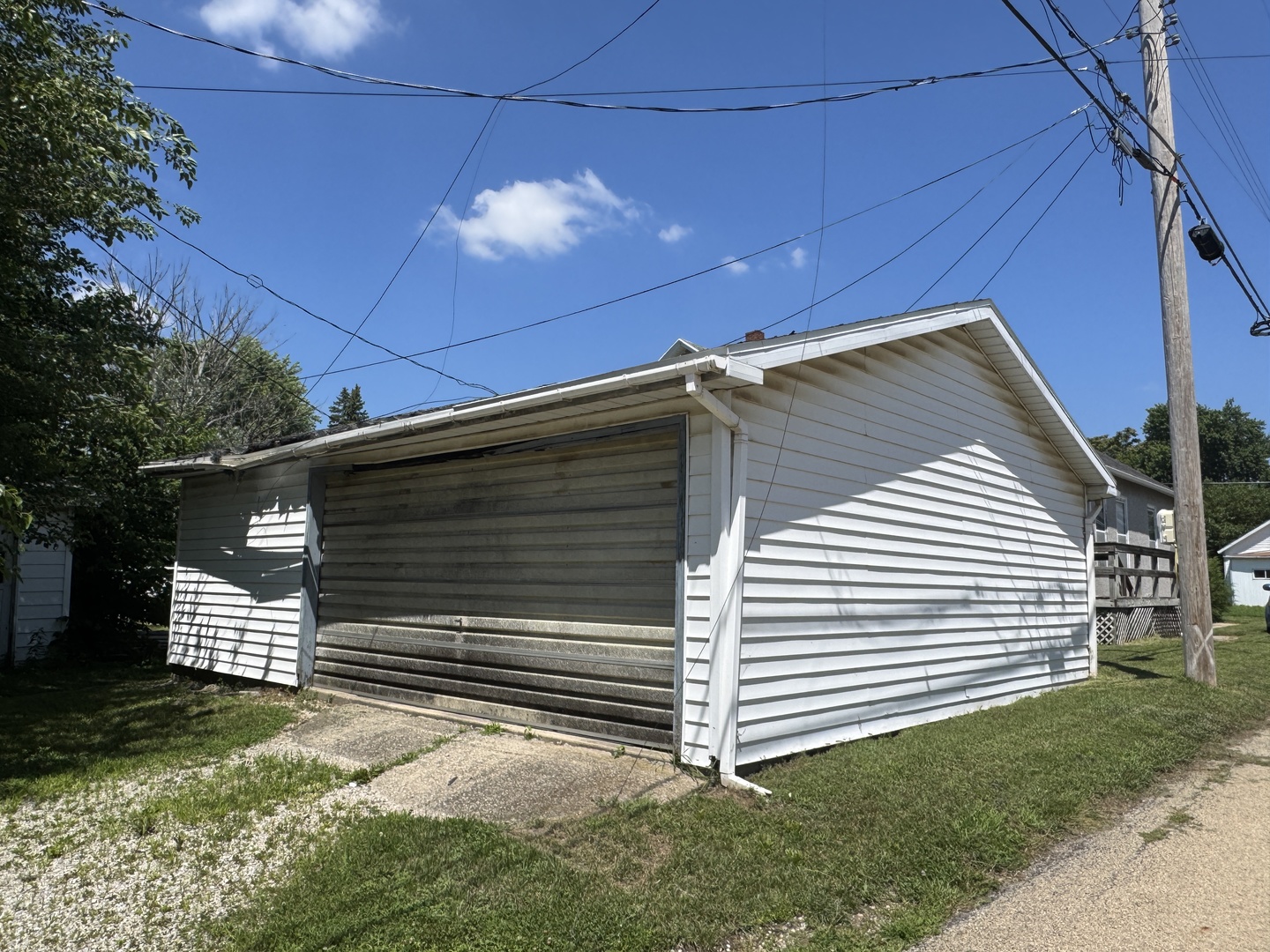 637 Crosat Street Property Photo 21