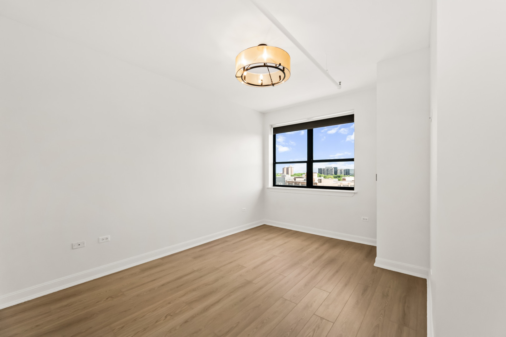 511 W Division Street 706 Property Photo 13