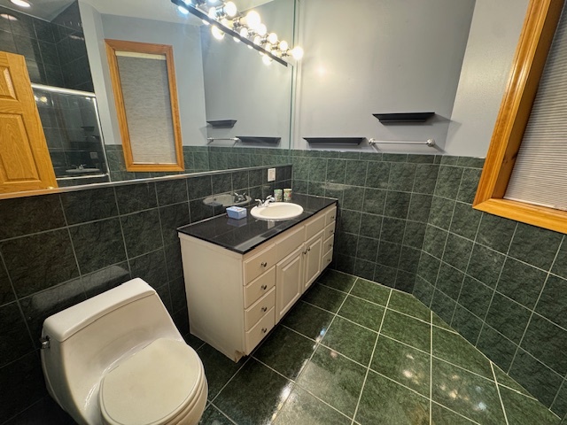 3309 S Lowe Avenue Property Photo 5