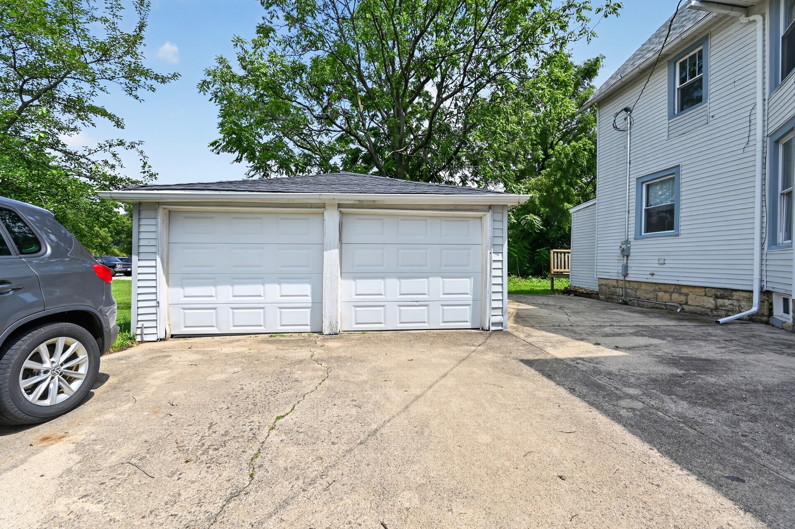 107 4th Avenue Property Photo 4