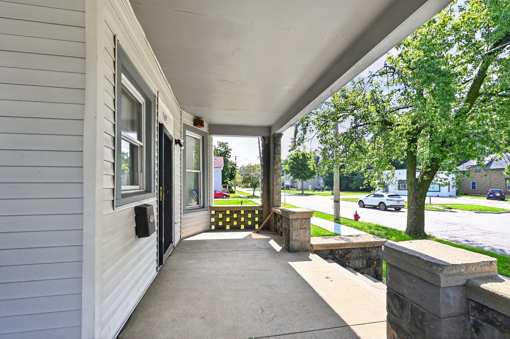 107 4th Avenue Property Photo 8