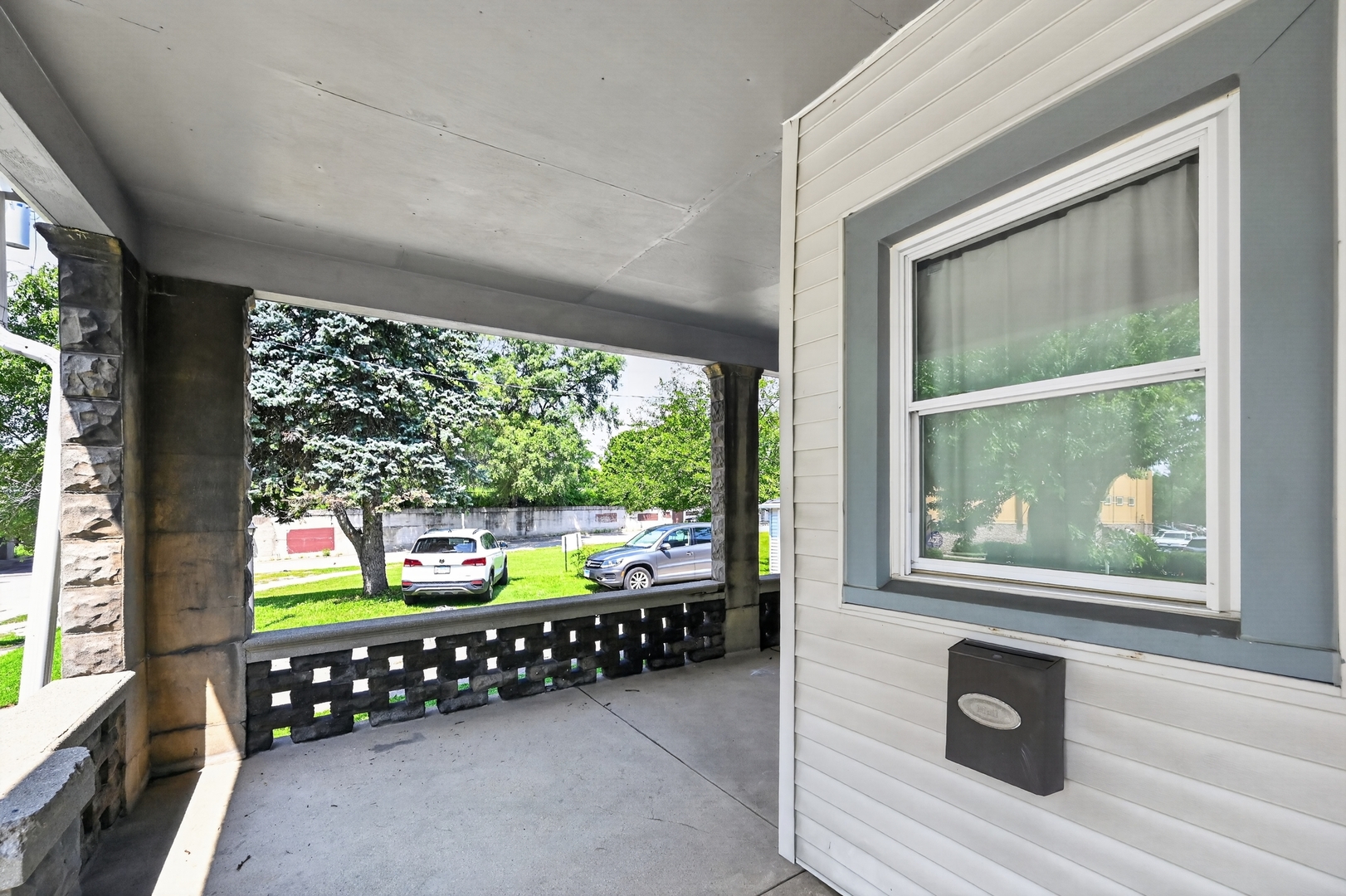 107 4th Avenue Property Photo 9