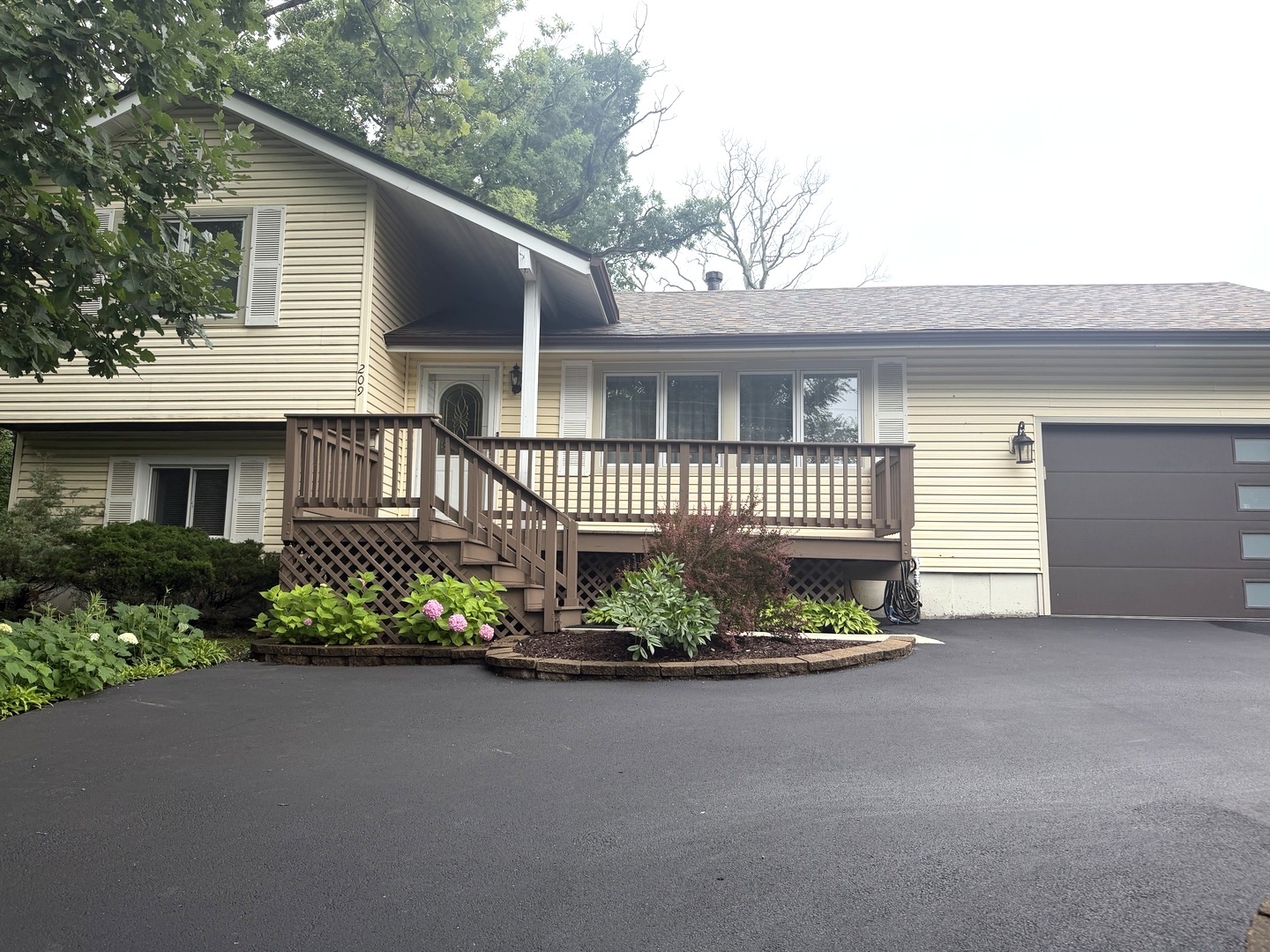 209 Rivers Drive Property Photo 1