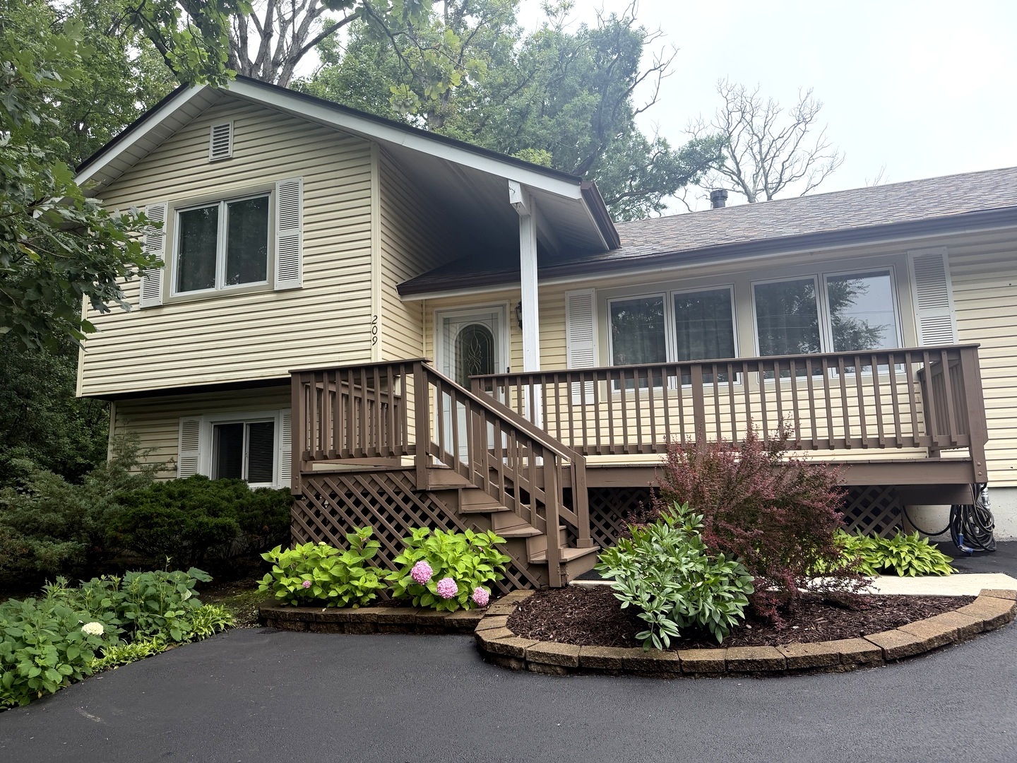 209 Rivers Drive Property Photo 5