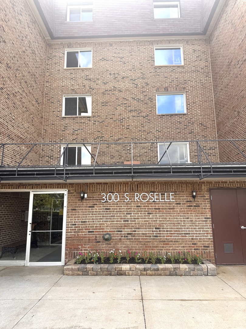300 S Roselle Road 309 Property Photo 1