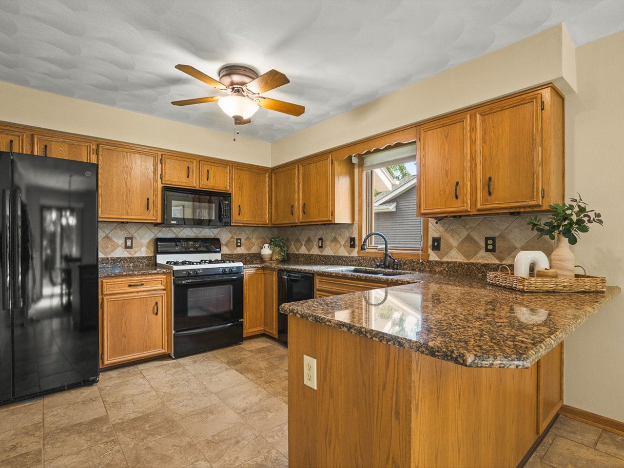 12699936 Property Photo 13