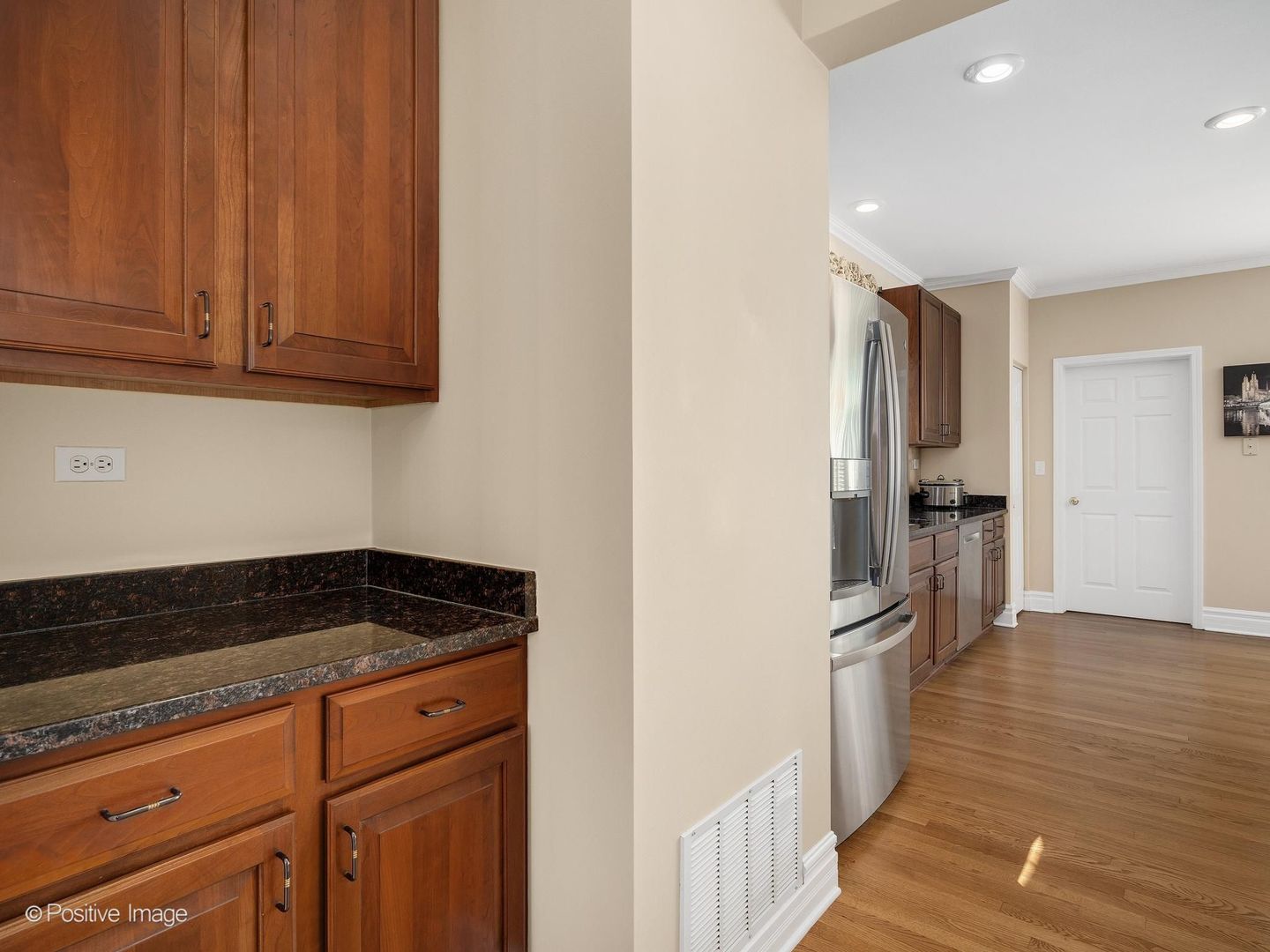 515 Superior Street Property Photo 14