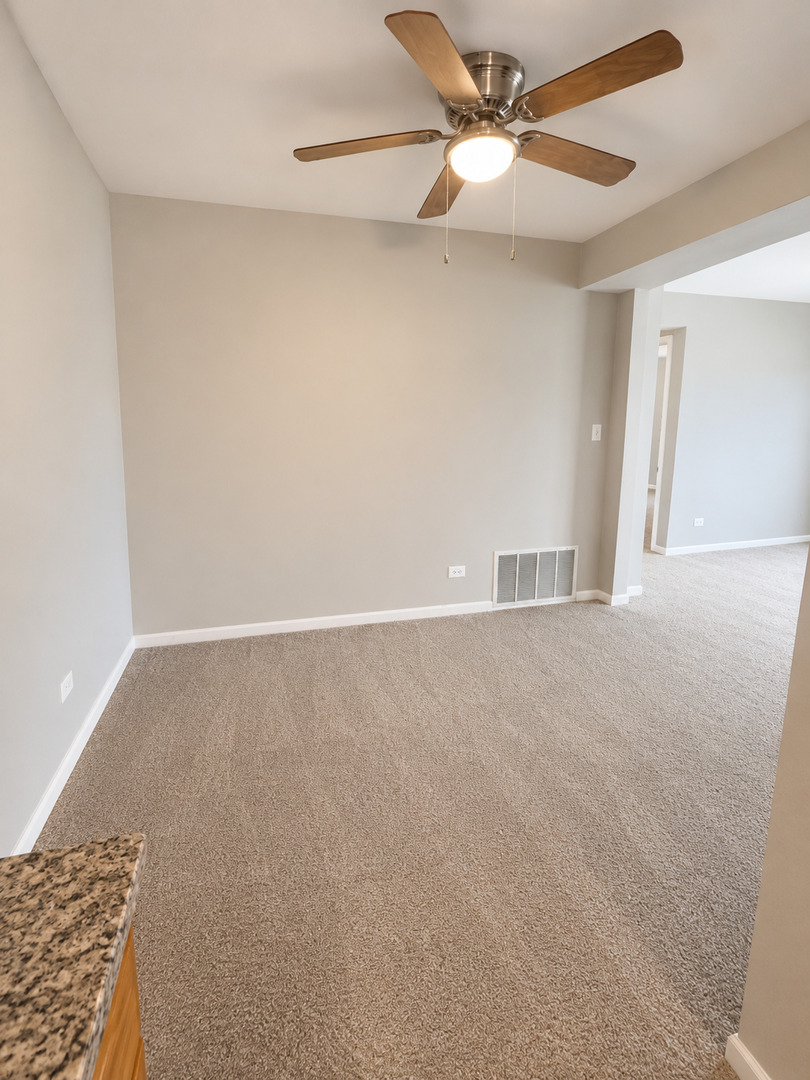 12741 S La Crosse Avenue 2b Property Photo 3