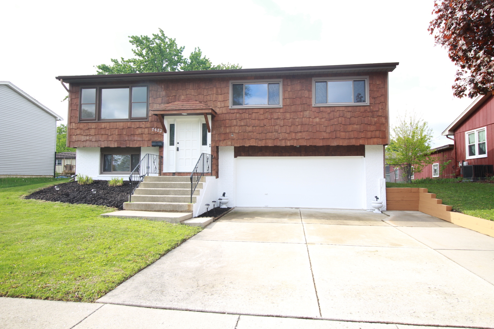 7523 Nottingham Drive Property Photo 1