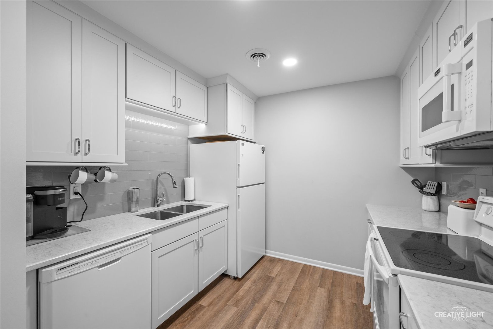 450 W Downer Place 4c Property Photo 4