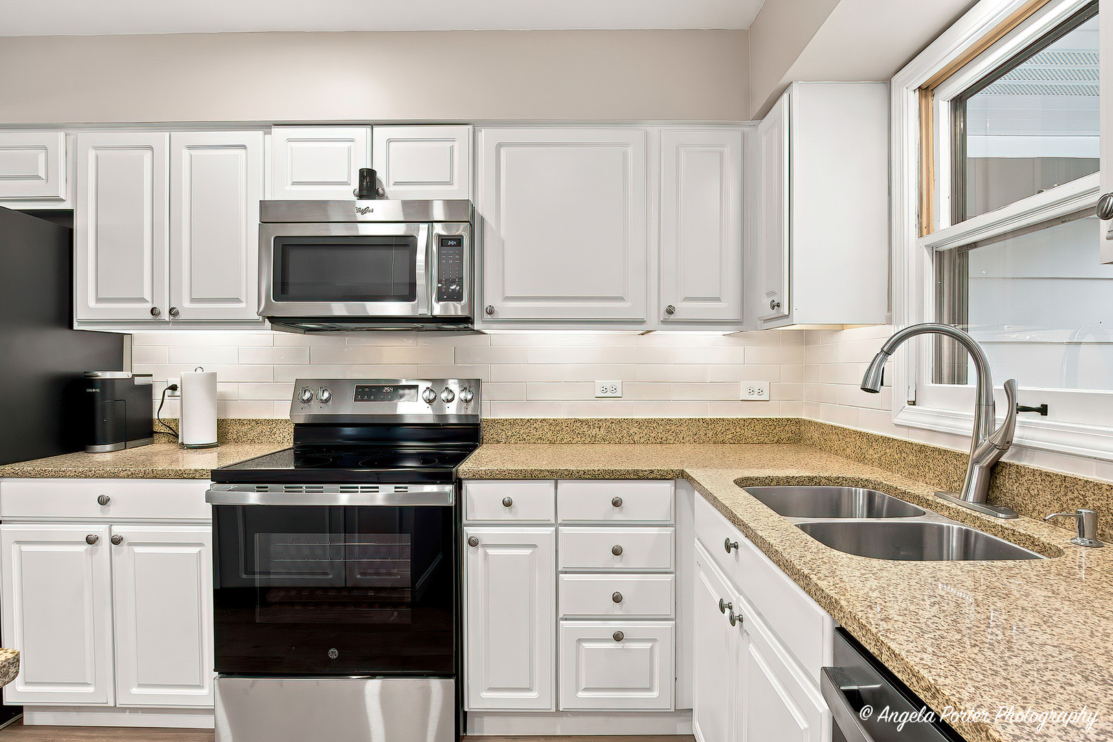 1403 Dairy Lane Property Photo 4