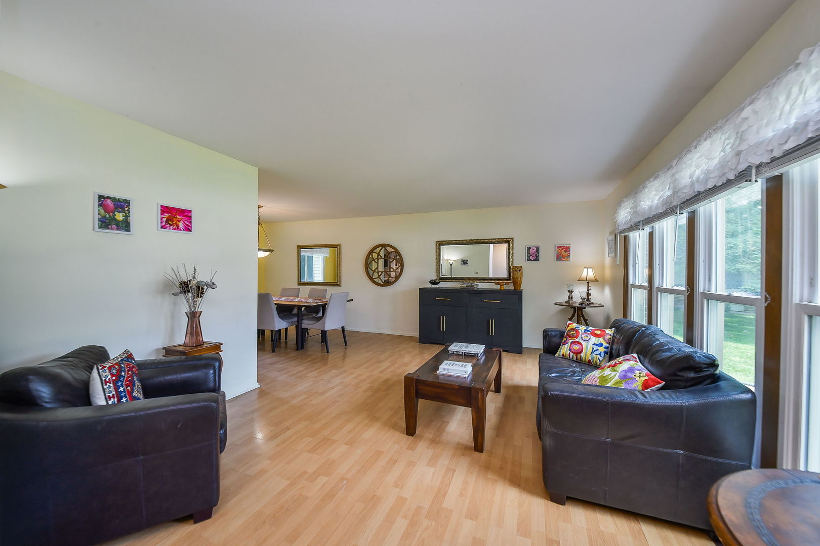 1521 Hillcrest Court Property Photo 3