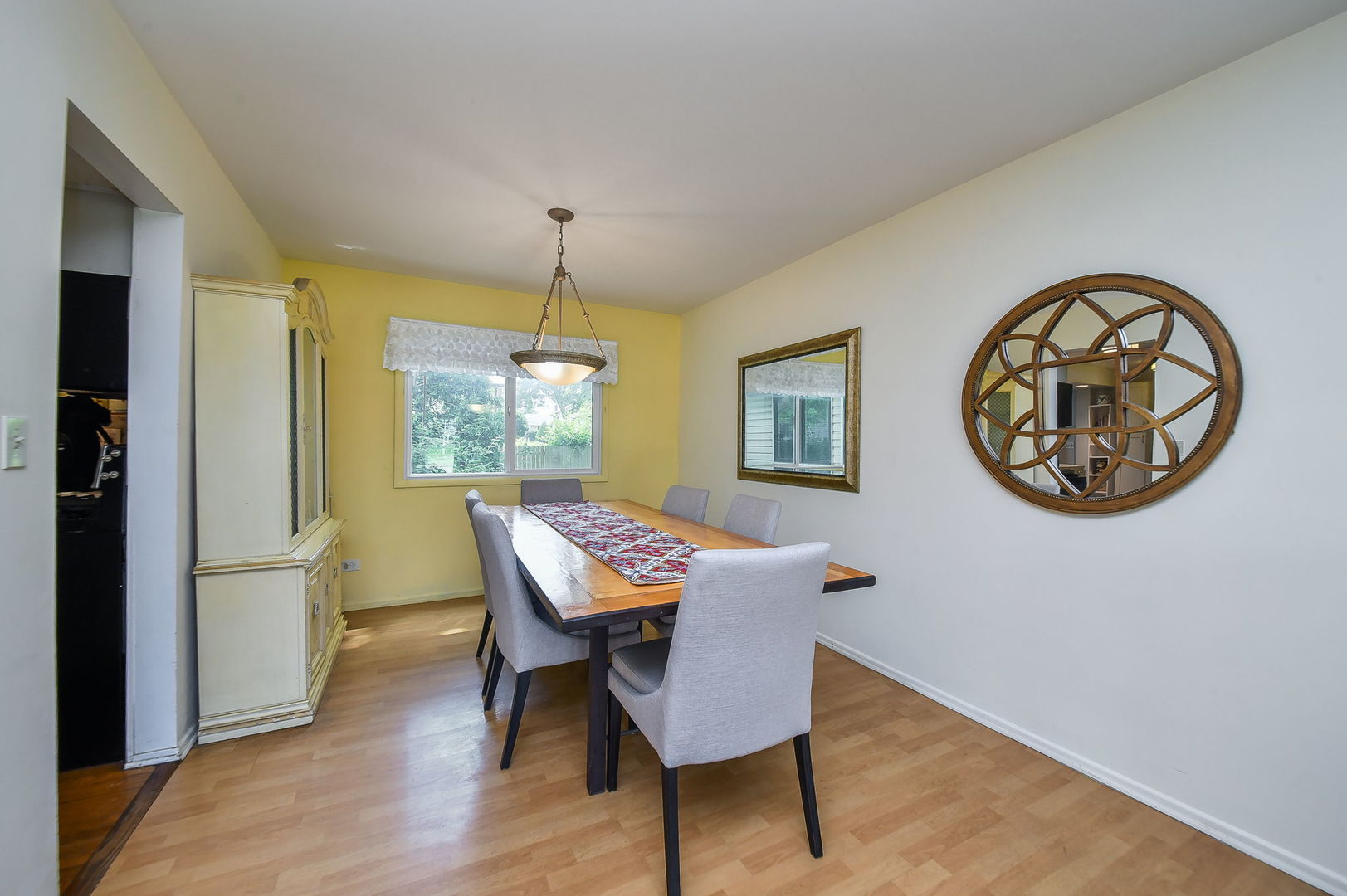 1521 Hillcrest Court Property Photo 4