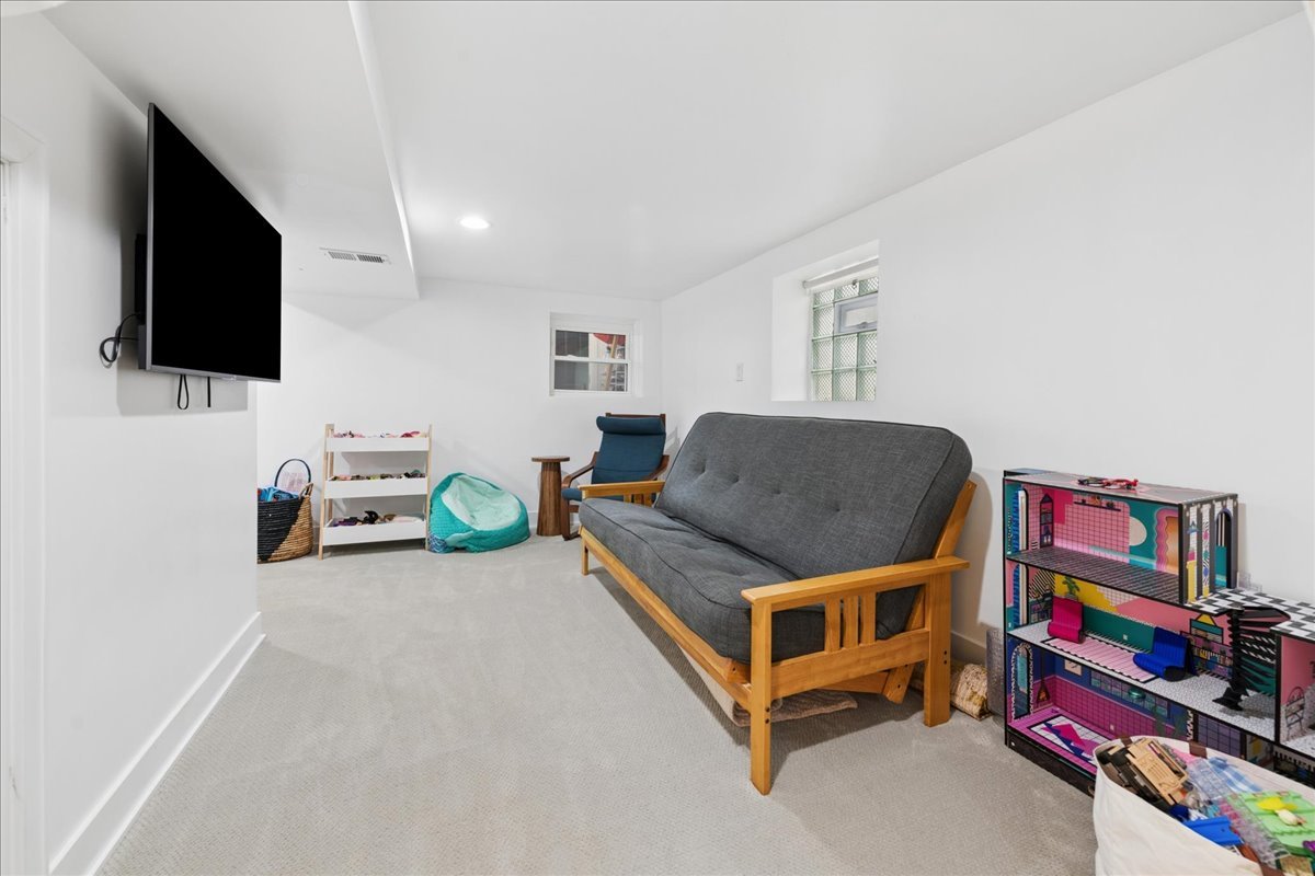 3427 N Kedzie Avenue Property Photo 18