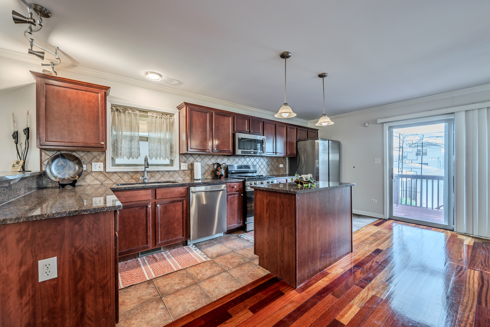 1138 W 95th Place Property Photo 19