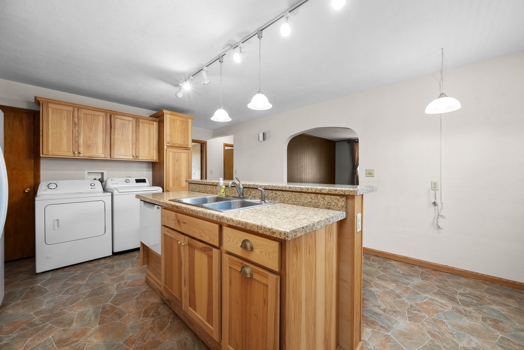 302 N Main Street Property Photo 11