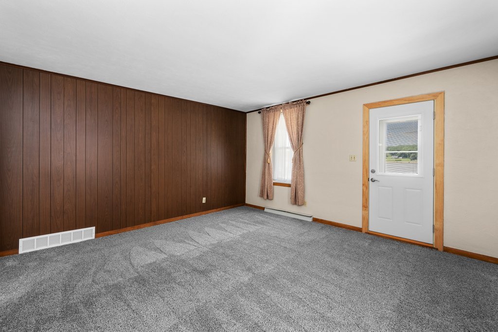 302 N Main Street Property Photo 14