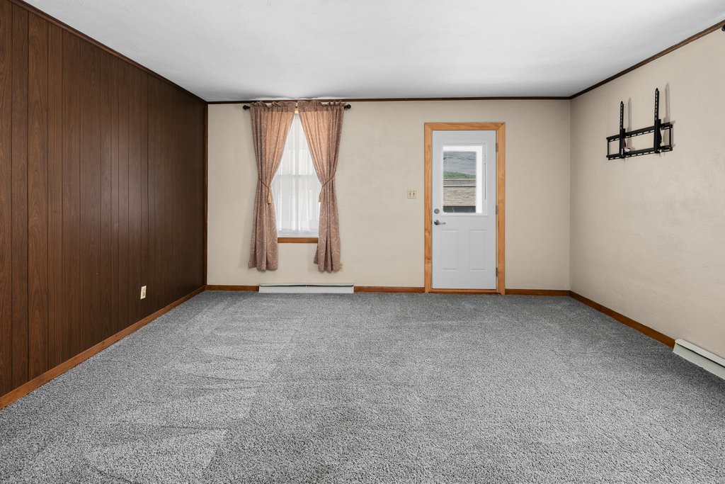 302 N Main Street Property Photo 15