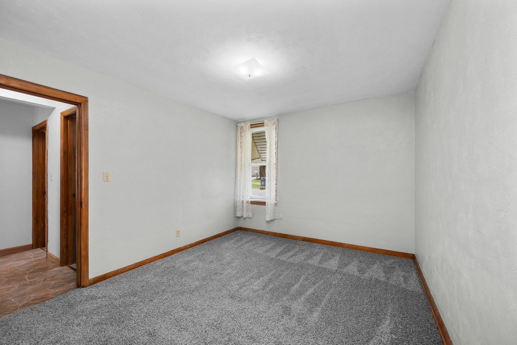 302 N Main Street Property Photo 17