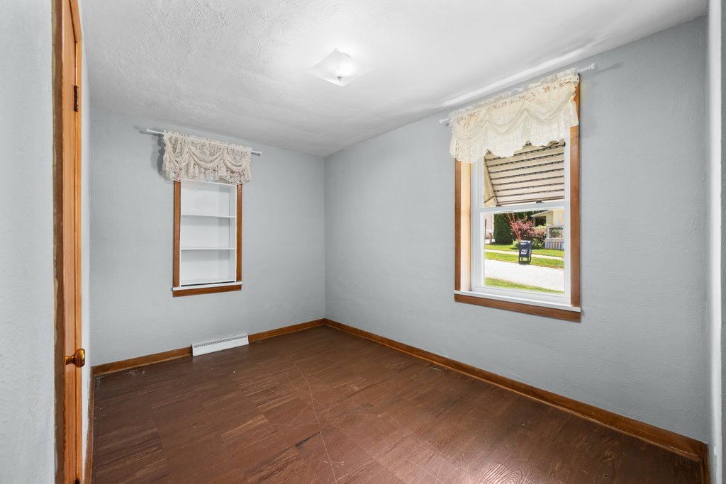 302 N Main Street Property Photo 19