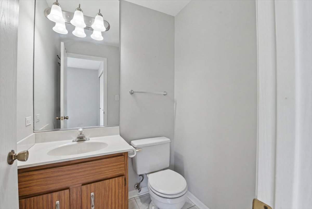 15805 Peggy Lane 6 Property Photo 10