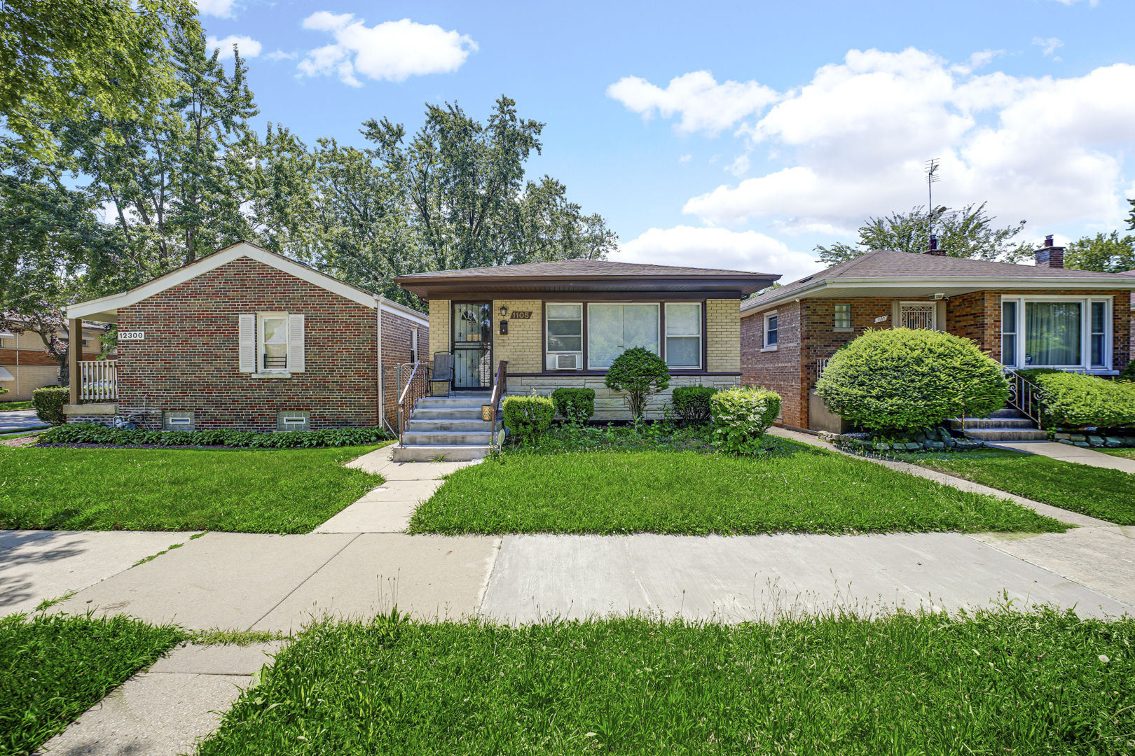 1105 W 123rd Street Property Photo 1