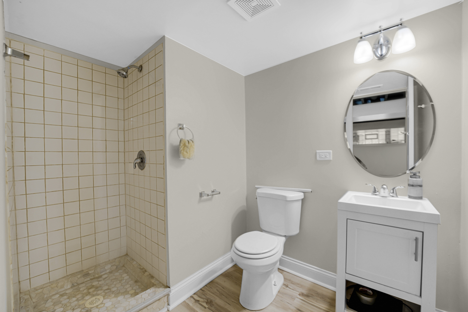 1105 W 123rd Street Property Photo 14