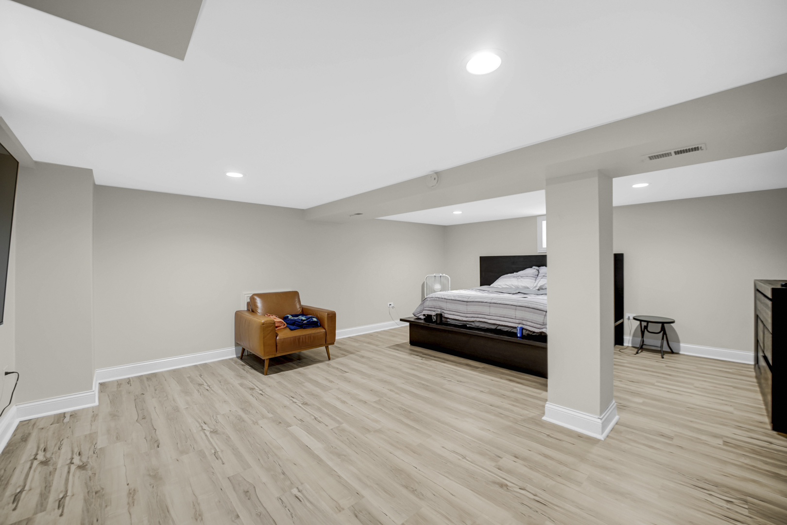 1105 W 123rd Street Property Photo 18