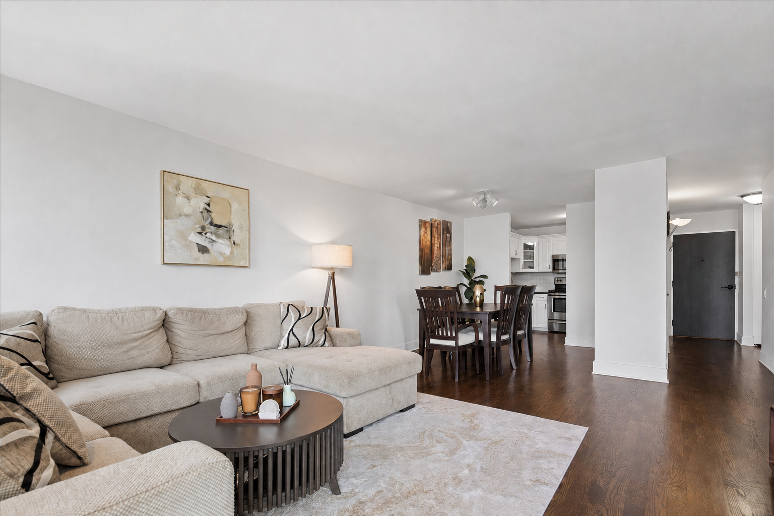 1030 N State Street 33j Property Photo 2