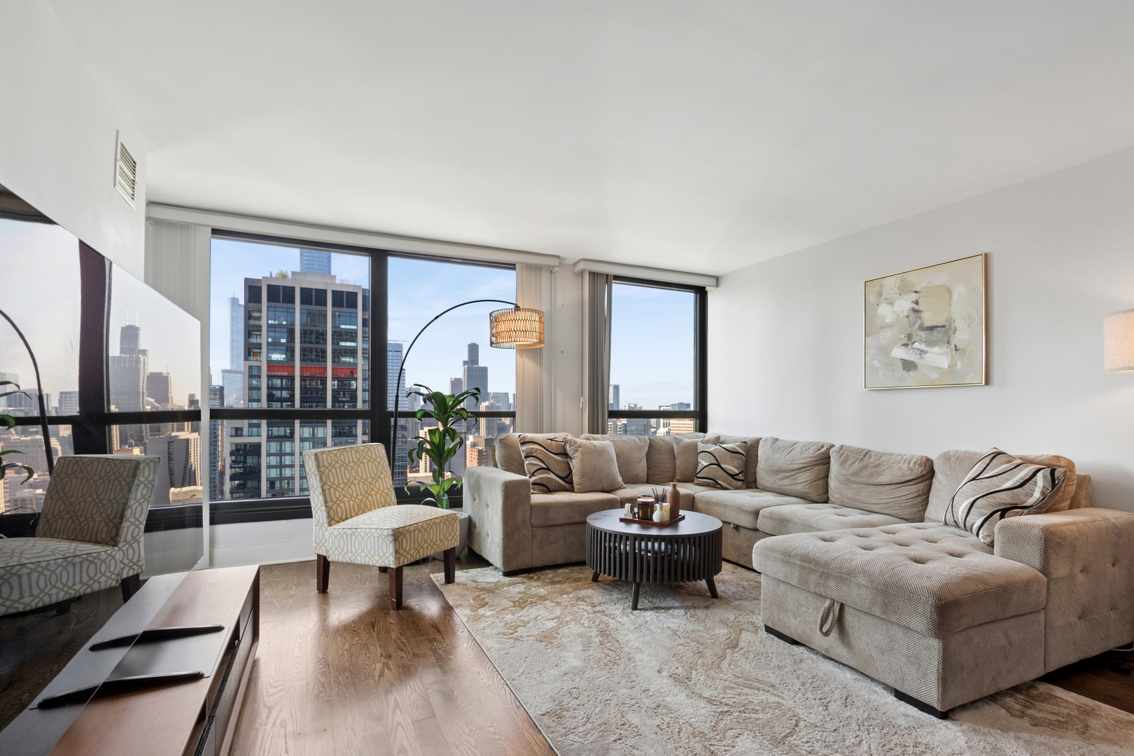 1030 N State Street 33j Property Photo 6