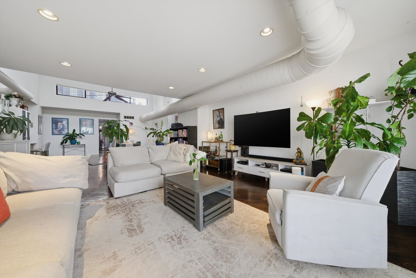 1307 S Wabash Avenue 705 Property Photo 4