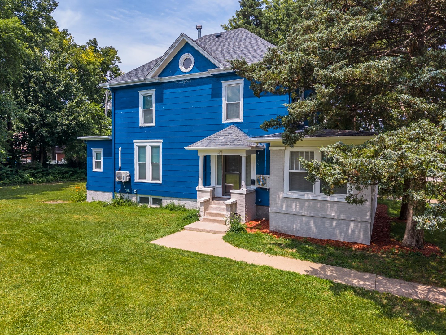 615 N Chicago Street Property Photo 4