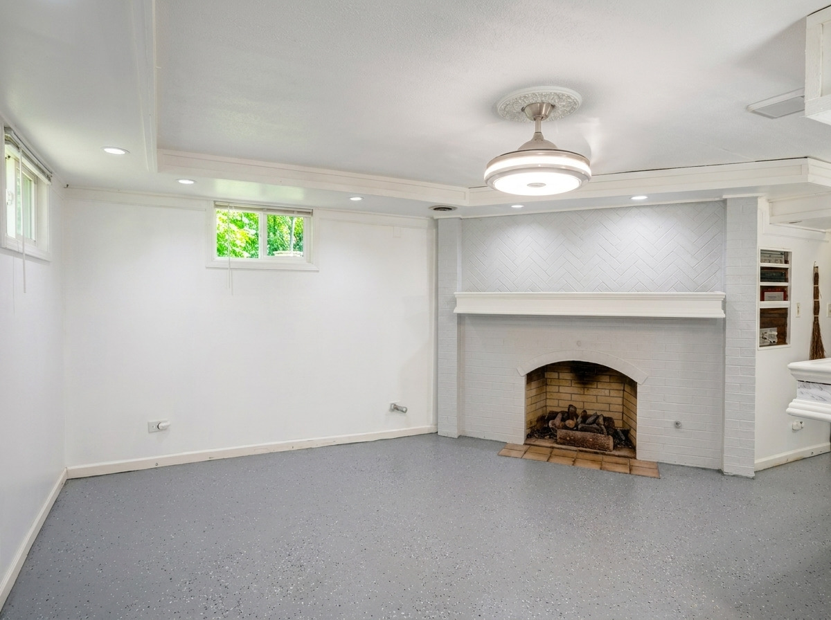 1113 Douglas Court Property Photo 14