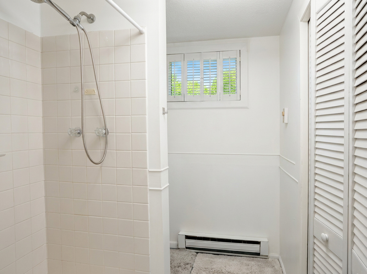 1113 Douglas Court Property Photo 18