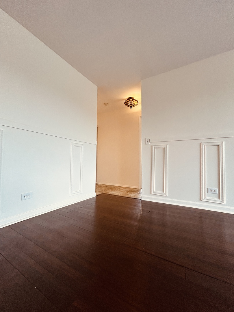1227 S Harlem Avenue 310 Property Photo 6