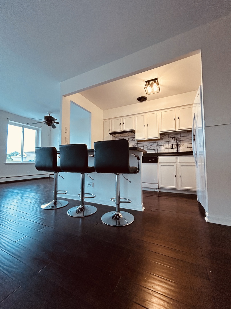 1227 S Harlem Avenue 310 Property Photo 8