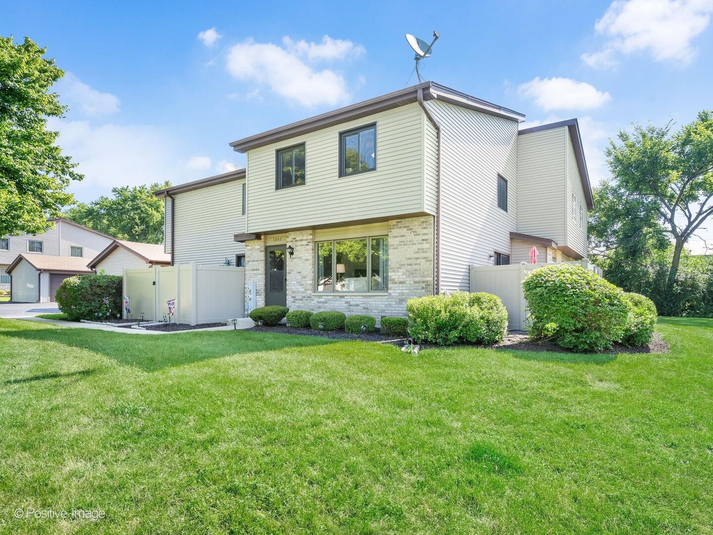 1042 Schoolgate Road Property Photo 1