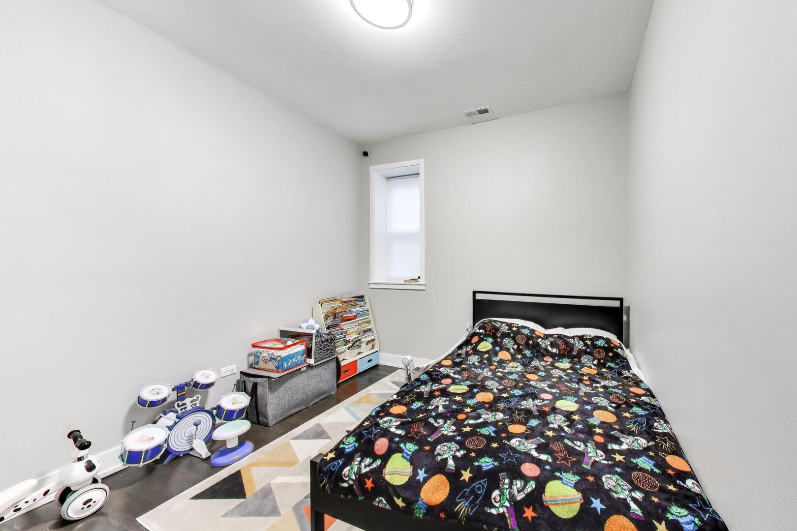 616 E 46th Street 2 Property Photo 19
