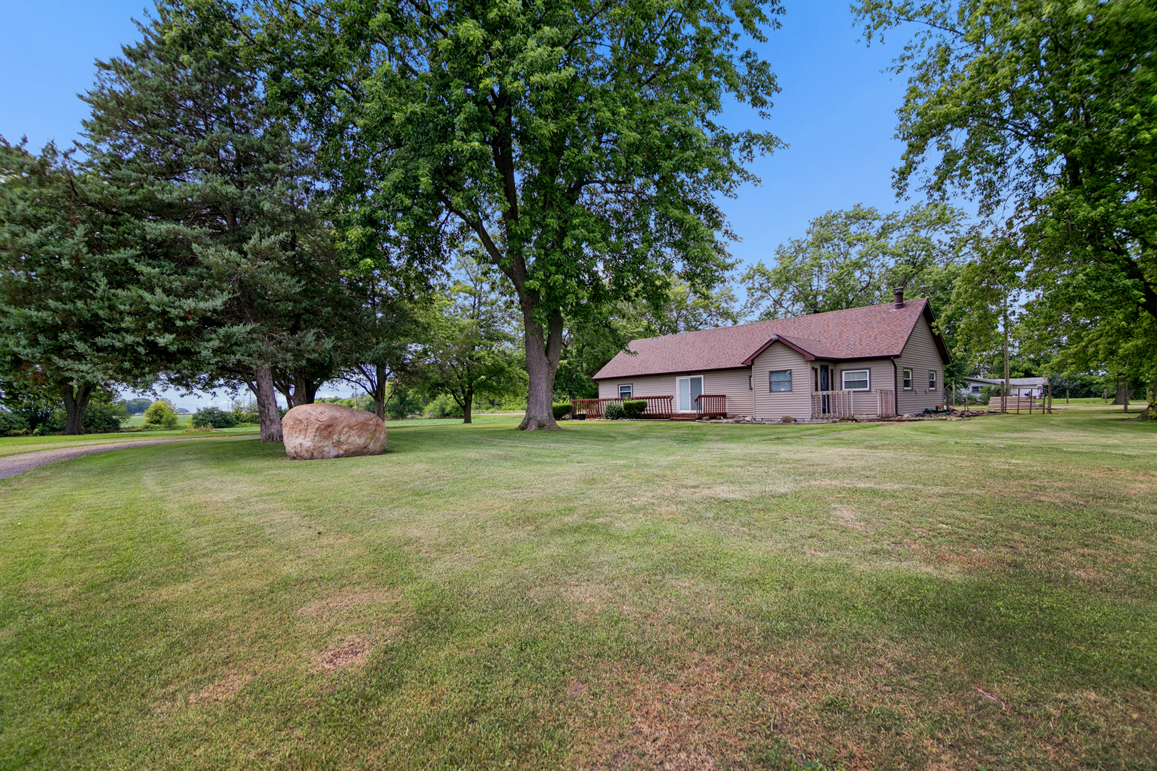 5472 E 2000n Road Property Photo 5