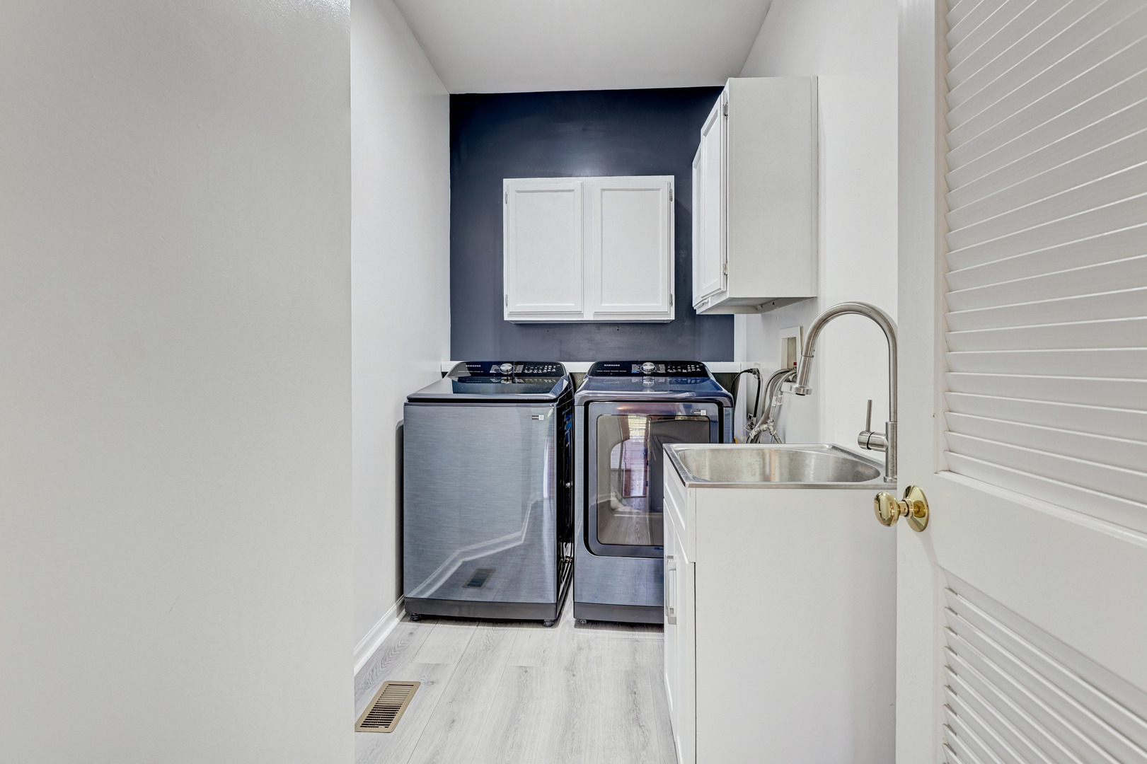 5587 Notting Hill Road Property Photo 25